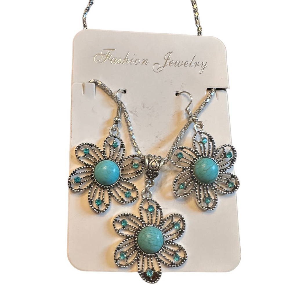 Vintage Style Turquoise Flower Necklace and Earrings 3 Piece Set